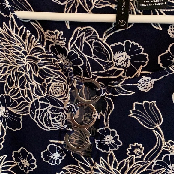 Top - Picture 2 of 4